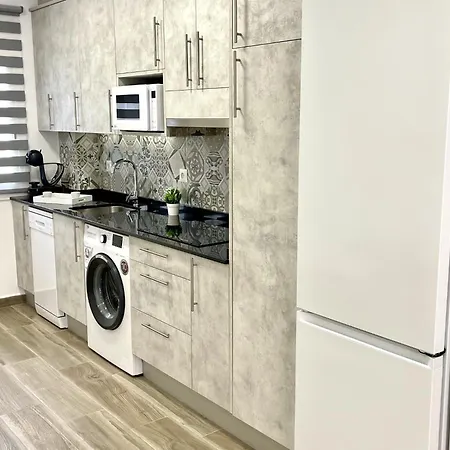 Apartbeach Palmeras Climatizado Y Junto Playa La Pineda